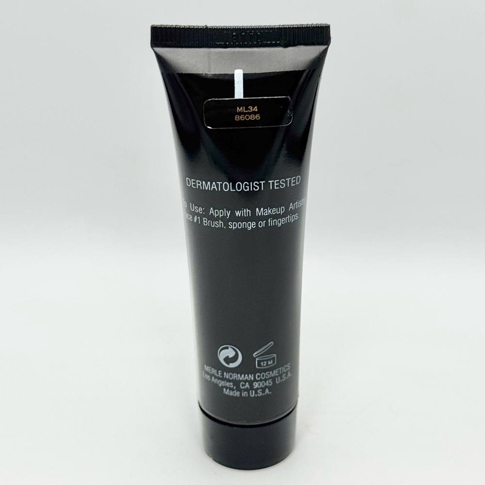 Merle Norman Luxiva Aqua Balance Makeup - ML34 - 1 fl. oz. - Picture 2 of 3